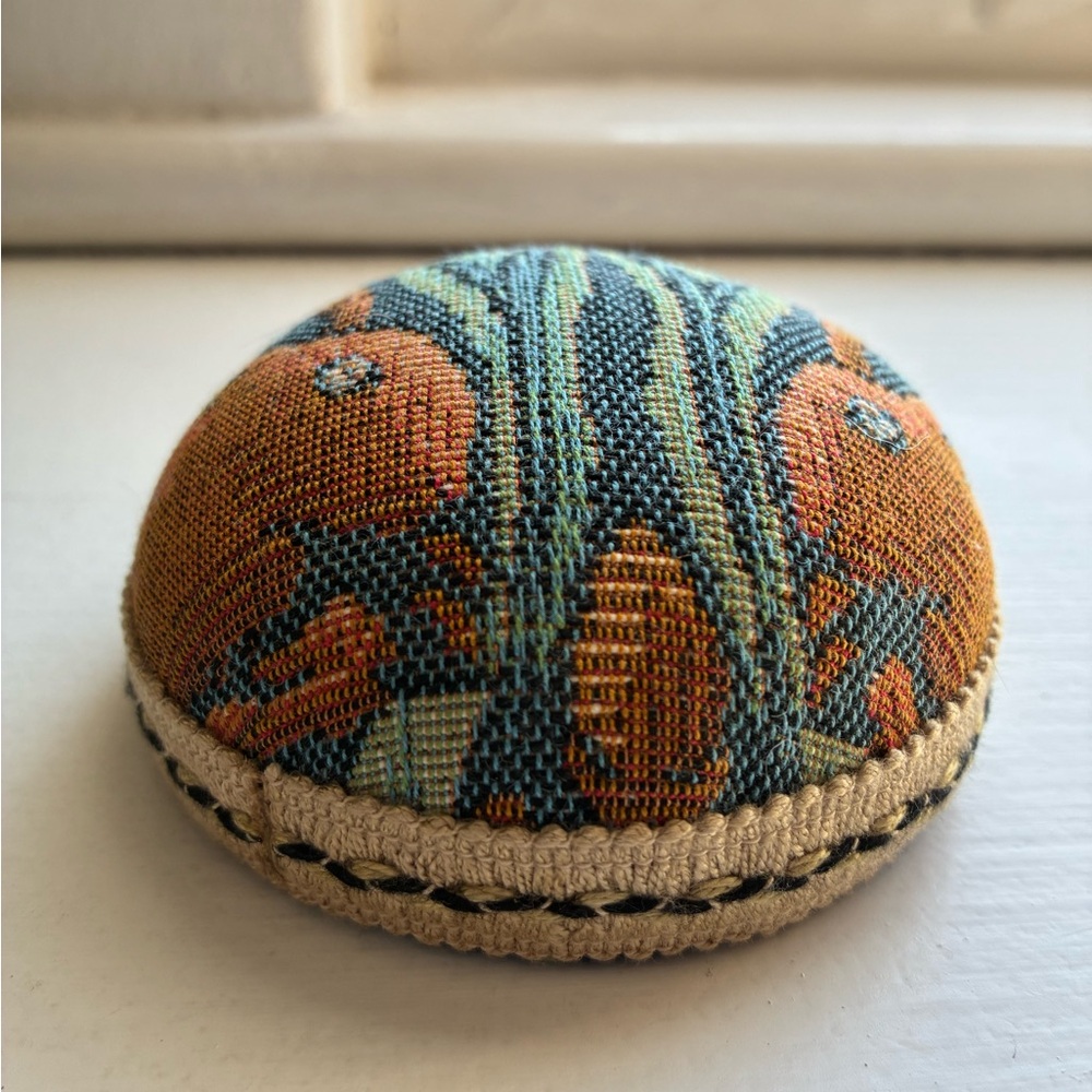 Vtg England tapestry Pin Cushion Rabbit - Picture 2 of 10